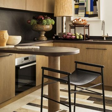 Repose Kitchen Stool - Handcrafted with leather and powder-coated steel by Jover+Valls - view 6