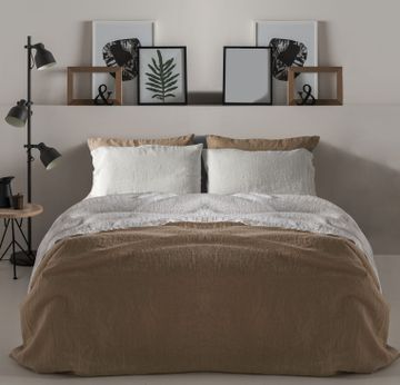 Double bed sheet and pillowcase set by LA FABBRICA DEL LINO - view 4
