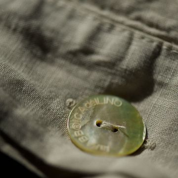 Maxi linen pillowcase with central buttons by LA FABBRICA DEL LINO - view 5