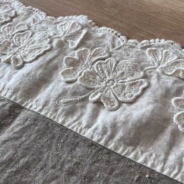 Tablecloth with Petals embroidery by LA FABBRICA DEL LINO - view 4