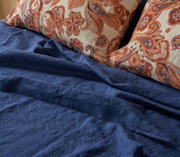 Double bed sheet and pillowcase set by LA FABBRICA DEL LINO - view 9