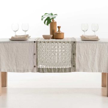 Modular table runner with daisy-shaped buttons * while stocks last by LA FABBRICA DEL LINO - view 2