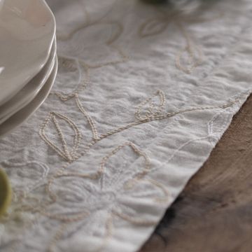 Runner - centerpiece with Narcissus embroidery by LA FABBRICA DEL LINO - view 6