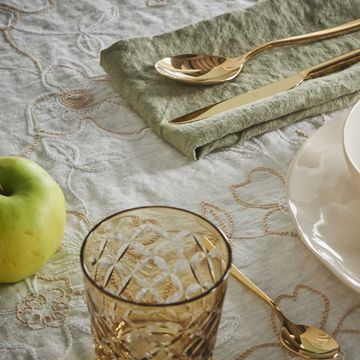Rectangular tablecloth with Narcissus embroidery by LA FABBRICA DEL LINO - view 3