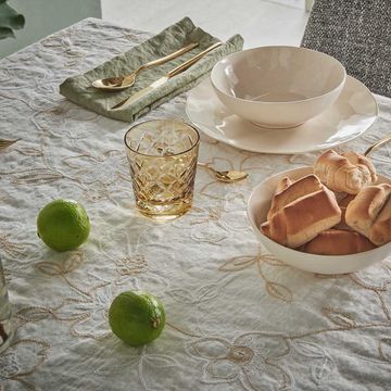 Rectangular tablecloth with Narcissus embroidery by LA FABBRICA DEL LINO - view 4