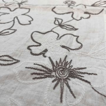 Pair of placemats with Narcissus embroidery by LA FABBRICA DEL LINO - view 7