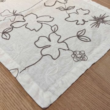 Pair of placemats with Narcissus embroidery by LA FABBRICA DEL LINO - view 8