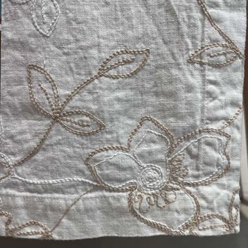 Runner - centerpiece with Narcissus embroidery by LA FABBRICA DEL LINO - view 5