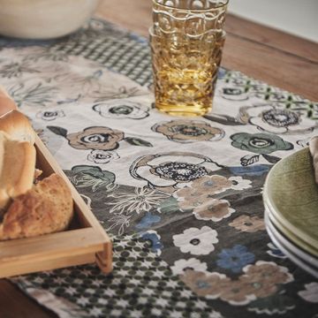 Linen runner with Patchwork print by LA FABBRICA DEL LINO - view 3