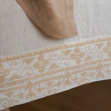 Tablecloth with cross stitch embroidery by LA FABBRICA DEL LINO - view 8