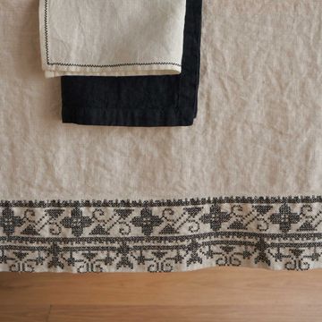 Tablecloth with cross stitch embroidery by LA FABBRICA DEL LINO - view 3