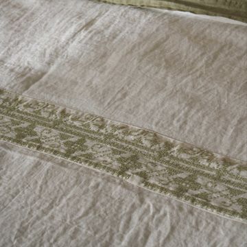 Sheet and pillowcase set with cross stitch embroidery by LA FABBRICA DEL LINO - view 6