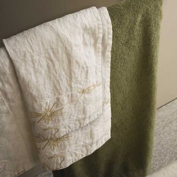 Narciso linen face and guest towel set by LA FABBRICA DEL LINO - view 6