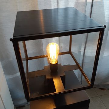 Vitrine pillar lantern by Authentage Lighting - view 3