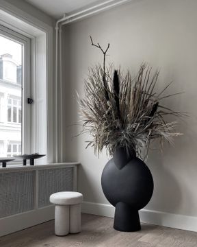 Sphere Vase Bubl, Giant - Coffee by 101 copenhagen - view 3