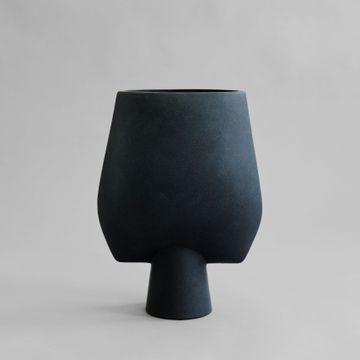 Sphere Vase Square, Big - Black by 101 copenhagen