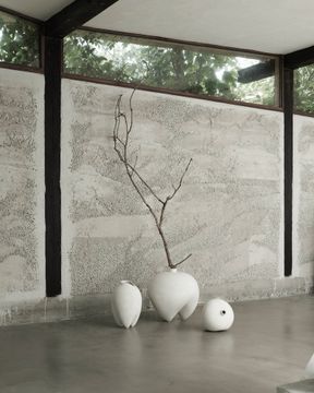 Sumo Vase, Slim - Bone White by 101 copenhagen - view 3