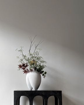 Sumo Vase, Slim - Bone White by 101 copenhagen - view 5