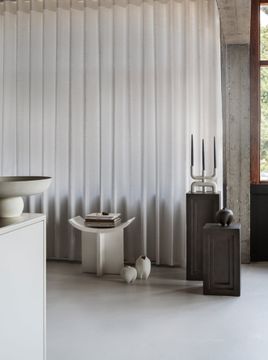 Sumo Vase, Slim Petit - Bone White by 101 copenhagen - view 3
