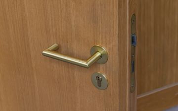 Lever handle FFU - PVD brass by d line - view 2