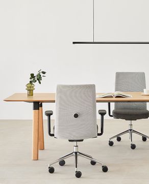 Esitt Task high chair with mesh backrest by INCLASS - view 2