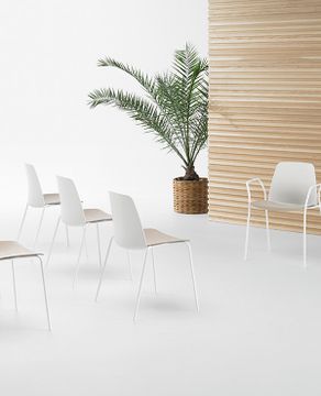 Unnia Armchair with 4 spoke aluminum swivel base by INCLASS - view 3