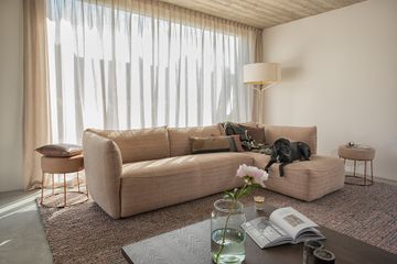 Vasa Sofa by Jess - view 3