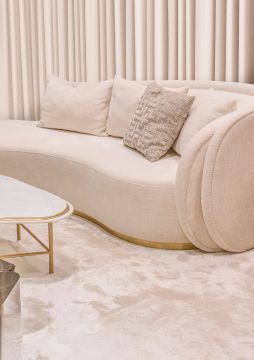 Sofa CURVINA by JOSÉ LEITE DE CASTRO - view 2