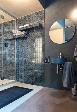Round Wall Mount Sink: Cellule Washbasin by Lago - view 5