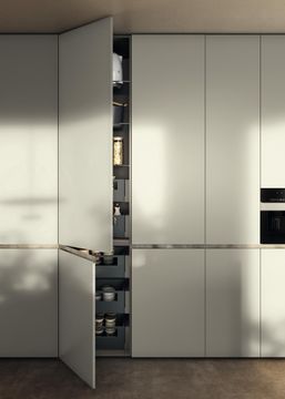 Kitchen pantry unit with groove opening by Lago - view 9