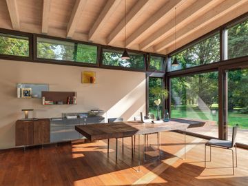 Air Extendable Table: Modern Design with Glass Legs by Lago - view 2