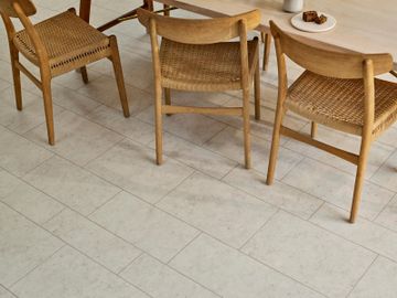 Shottery Limestone by Amtico - view 8