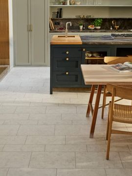 Shottery Limestone by Amtico - view 9