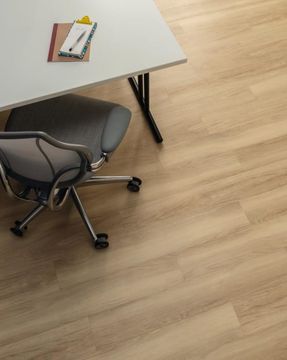 Light Oak by Amtico - view 3