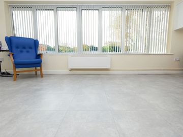 Monument Concrete by Amtico - view 6