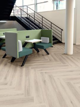 Wharncliffe Oak by Amtico - view 7