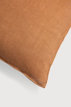 Lin cushion - Cinnamon - 50 x 50 x 15 cm (10S21306) by Ethnicraft - view 2