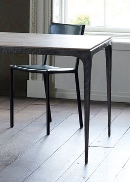 whippet table by OCHRE - view 3