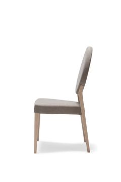 Victoria 200 Chair by Origins 1971 - view 2
