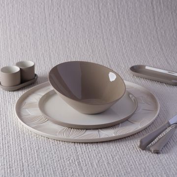 Round Charger Plate Leaf Patterned Single Colour IVORY by Esma Dereboy - view 8