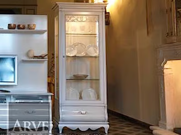FENICE - Solid wood display cabinet with integrated lighting by Arvestyle - view 2