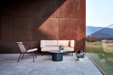 SFERA PORTABLE - LED blown glass table lamp with cement base by BROKIS - view 3