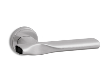 TRACE - Brass door handle on rose by Ento - view 2