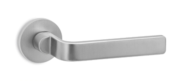 ZAI - Brass door handle on rose by Ento - view 3
