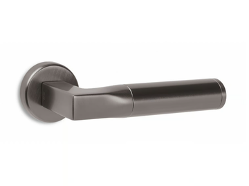 TUBE - Brass door handle by Ento - view 2