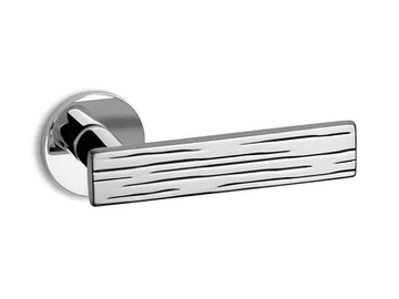 WOOD R6 - Brass door handle on rose by Ento - view 2