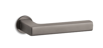 UNIT C3 - Brass door handle by Ento - view 2