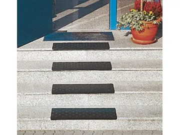 SAFETY CROSS - Rubber technical mat by GRIDIRON - view 2