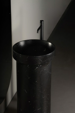 ARC - Freestanding round Nero Marquina marble washbasin by INBANI - view 3