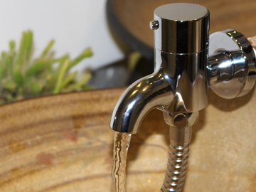 PAN I - Wall-mounted single handle chromed brass washbasin mixer by JUSTIME - view 3